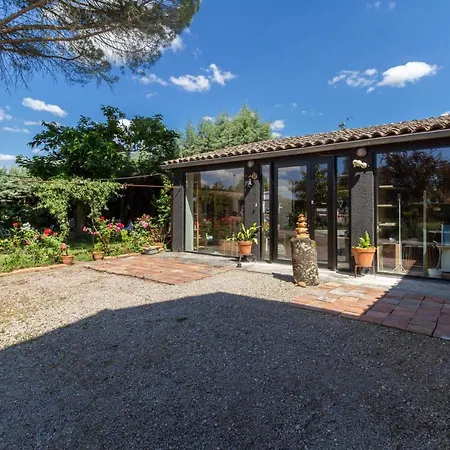 Du Couvent, Vue Chateau Bed & Breakfast Giroussens