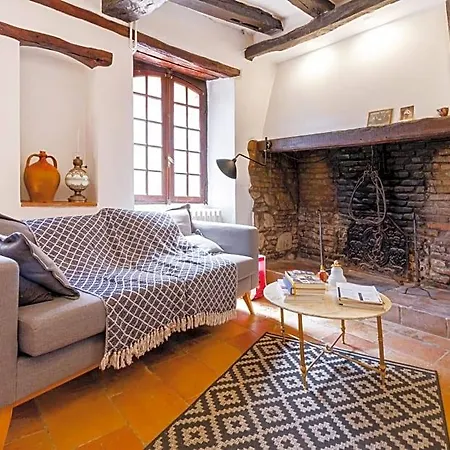Du Couvent, Vue Chateau 3* Giroussens